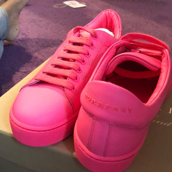 Burberry hot pink sneakers - Picture 2 of 4